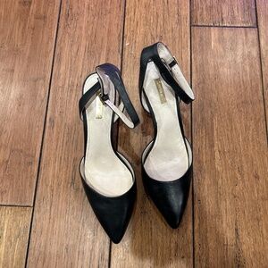 Simple black heels 10M/40